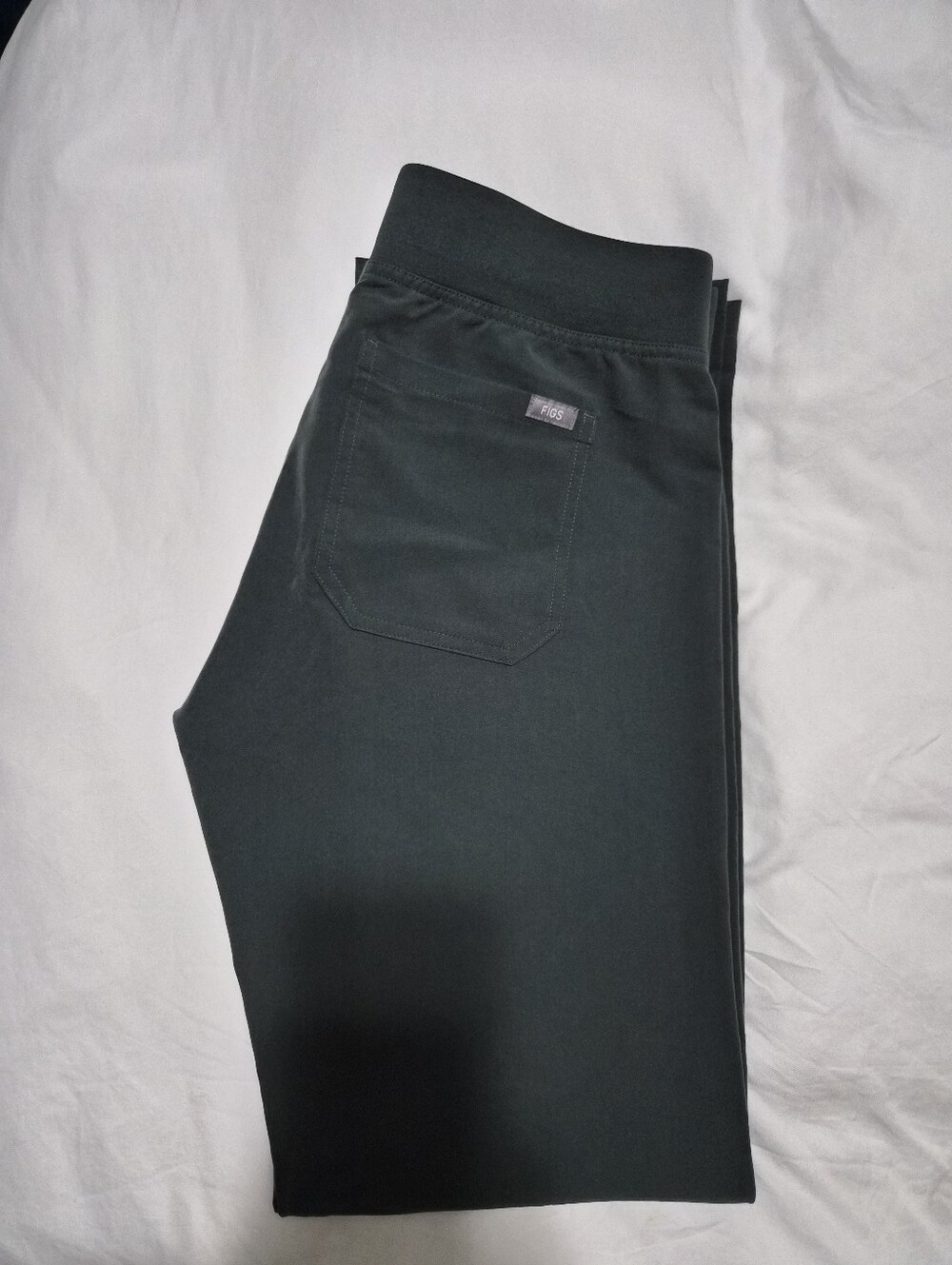 Figs LIVINGSTON- Dark Moss Small
